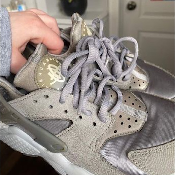 nike huaraches - Picture 2 of 2